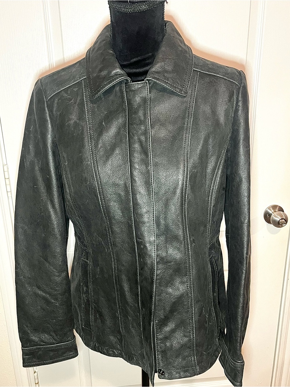 vintage Eddie Bauer black leather jacket women’s Petite large